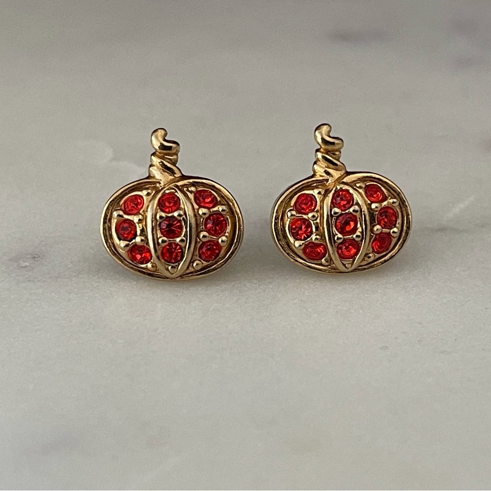 Avon Vintage pumpkin post earrings.